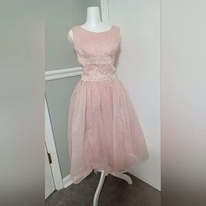 Vintage 1950s Unlabelled Balletcore Lace Bow Dress